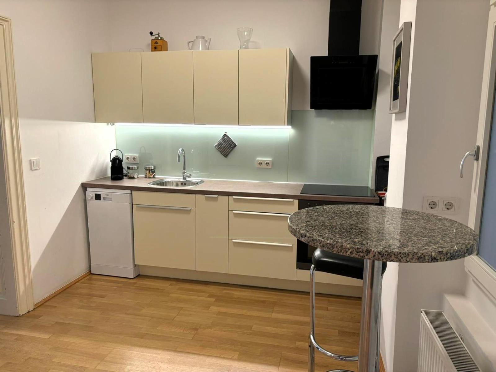 Casa Nostra - Schoene 3-Zimmerwohnung Am Augarten Вена Экстерьер фото